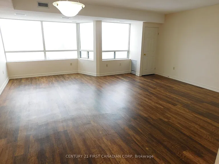 744 Wonderland Rd S #803 — Photo 4