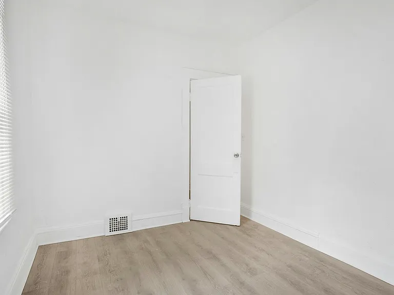 10413 Mount Auburn Ave #A — Photo 8