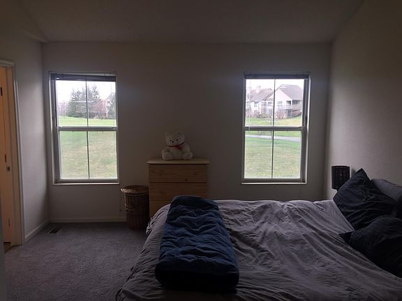3rd image of 292 Rolling Meadow Dr