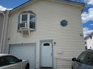 196 Regis Dr, Staten Island, NY 10314