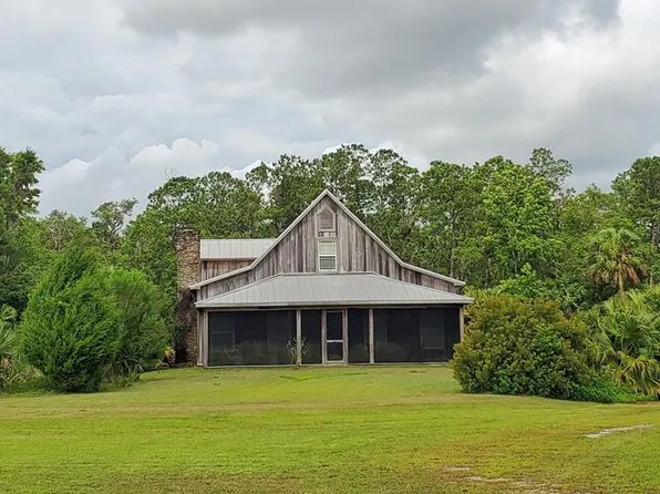 711 Camp Rd, Eastpoint, FL 32328