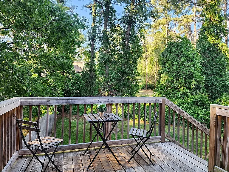 6470 Pittsfield Dr — Photo 2