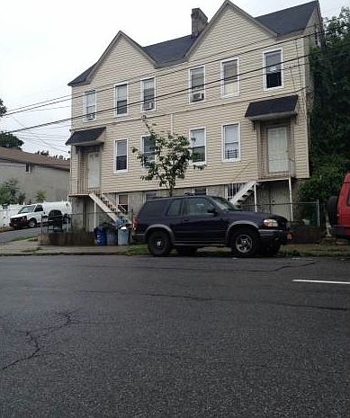 2nd image of 284 Targee St