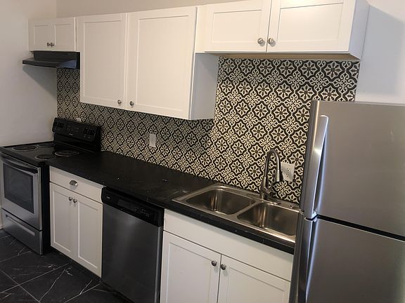 4th image of 109 Leicester Ct #8