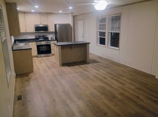 2750 W 1400 S #18, Kentland, IN 47951