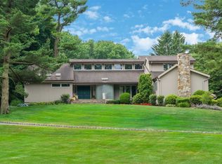 226 Southdown Rd, Huntington, NY 11743