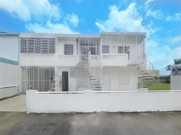 605 Calle Vis #3, Carolina, PR 00983
