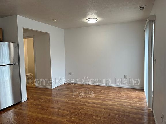 5th image of 3516 Greenfield Dr