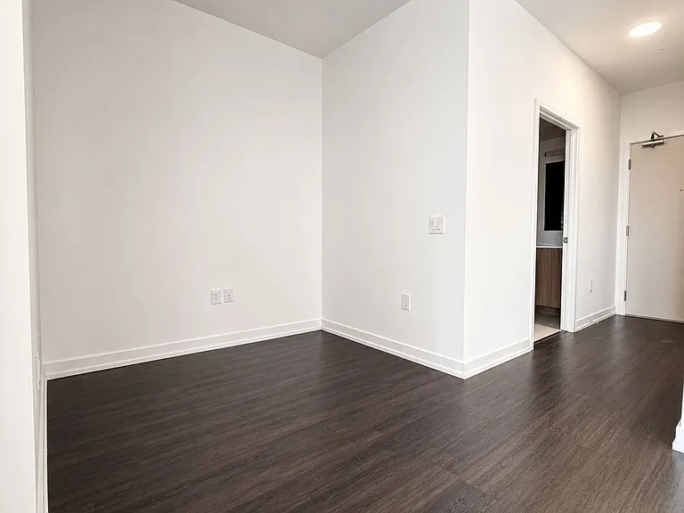4010 Eglinton Ave W #427 — Photo 14