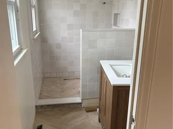 501 W 91st Ter, Kansas City, MO 64114