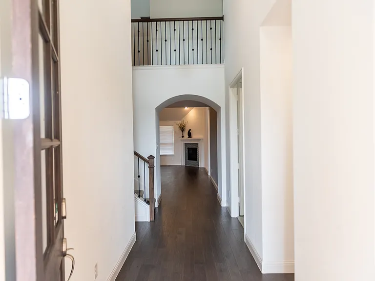 1000 Hoxton Ln — Photo 3
