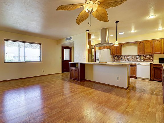 2nd image of 10807 W Canterbury Dr