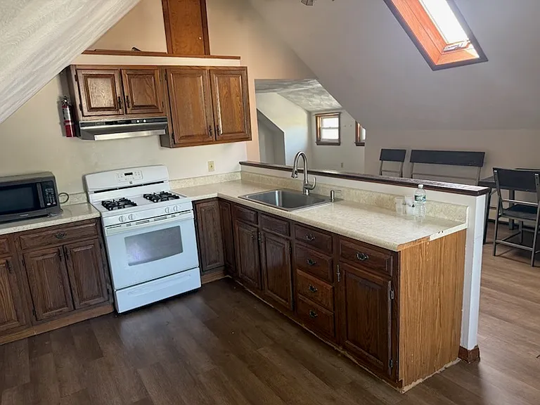 8 Walnut St #3 — Photo 3