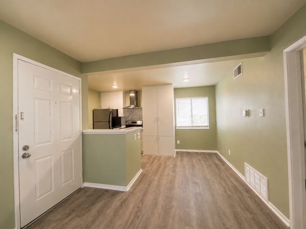 10233 De Soto Ave Unit B
