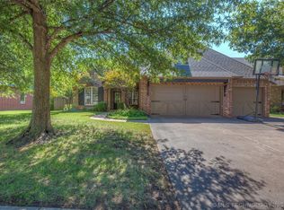 9508 E 117th St S, Bixby, OK 74008