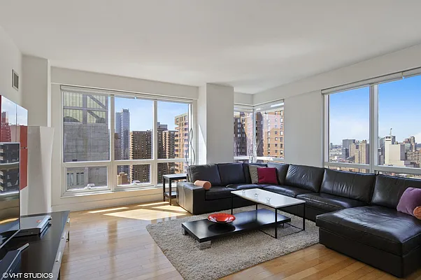 Rented by Keller Williams NYC | media 31