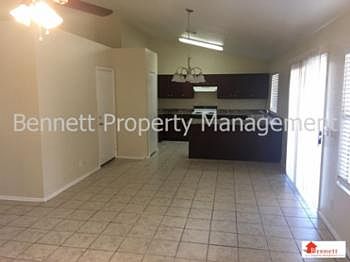 4th image of 8118 E Des Moines St