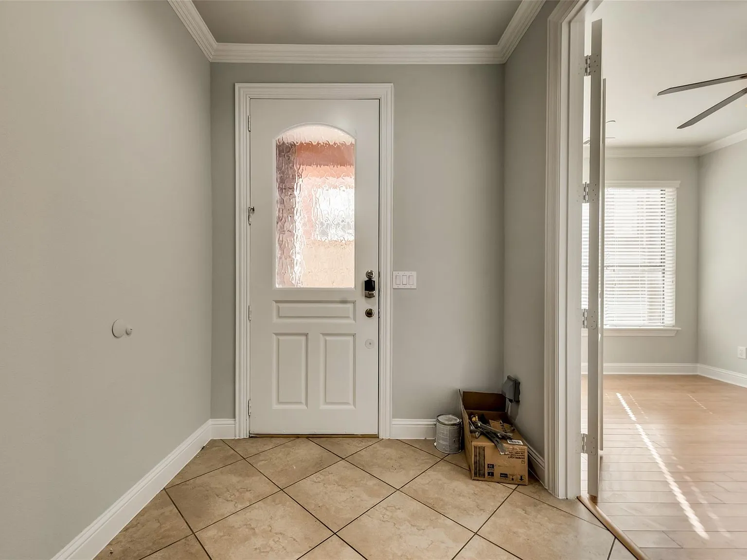 3 bed, 2.5 bath, 2266 sqft, $3,990 — Photo 3