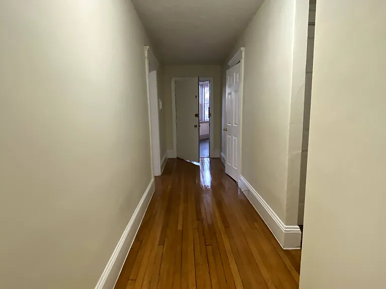 142 Chiswick Rd — Photo 19