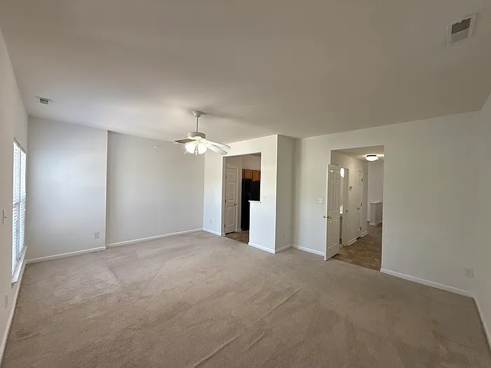 4237 Coulter Xing — Photo 8