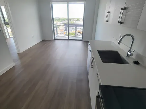 2042 NW 17th Ave, Miami, FL