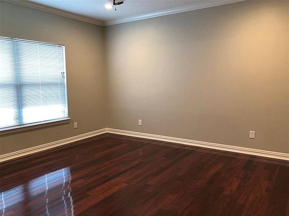 3rd image of 810 Pebble Beach Dr