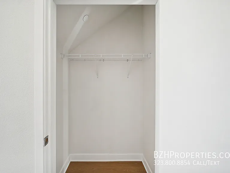 4523 1/2 Saint Elmo Dr — Photo 23