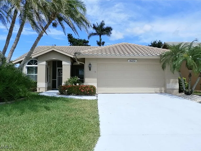 16252 Kelly Woods Dr — Photo 2