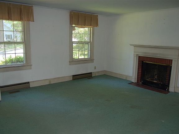 2nd image of 1417 Mimosa Ln