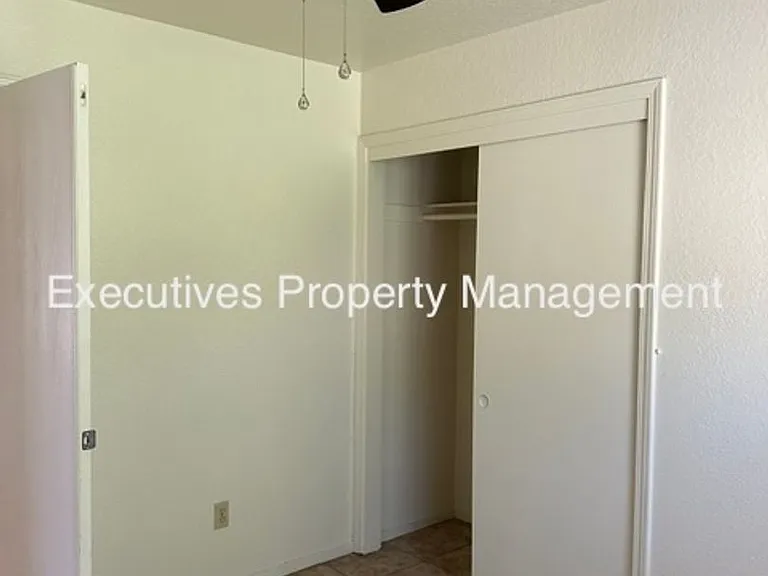 322 Pamela Ct — Photo 6