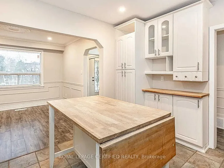481 Sandmere Pl — Photo 7