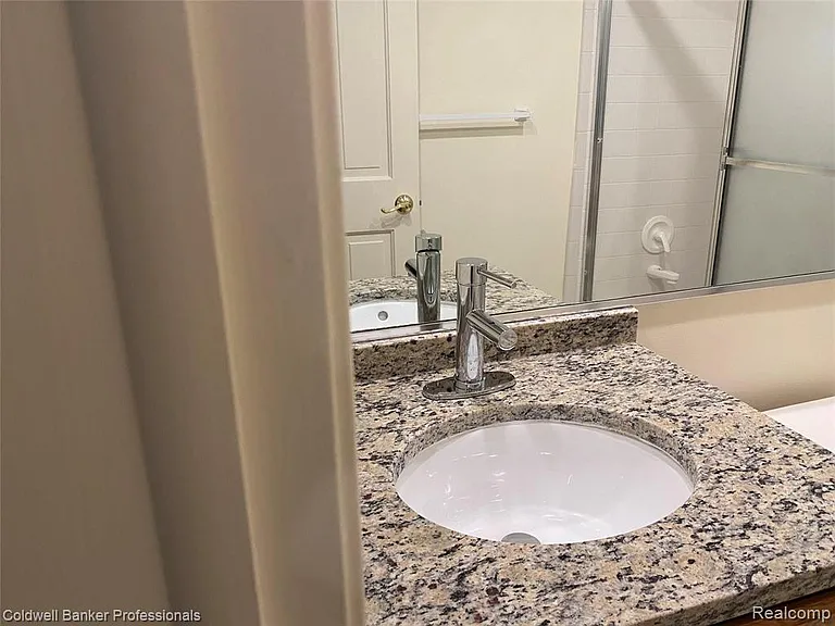 885 N Old Woodward Ave #15 — Photo 24