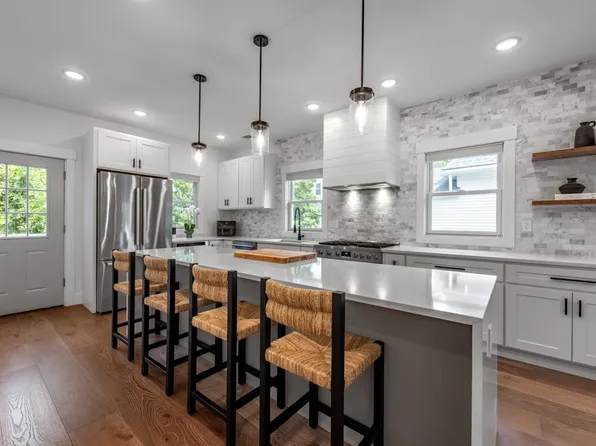 13 Grand View Ave #2, Somerville, MA 02143