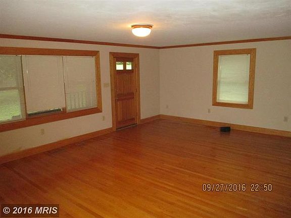 3rd image of 581 Kerfoot Ave
