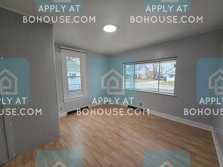 3010 McArthur Dr — Photo 8