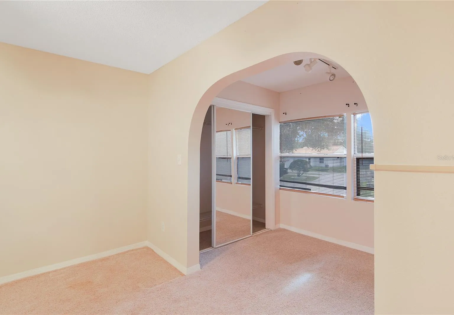 3 bed, 1330 sqft, $1,900 — Photo 1
