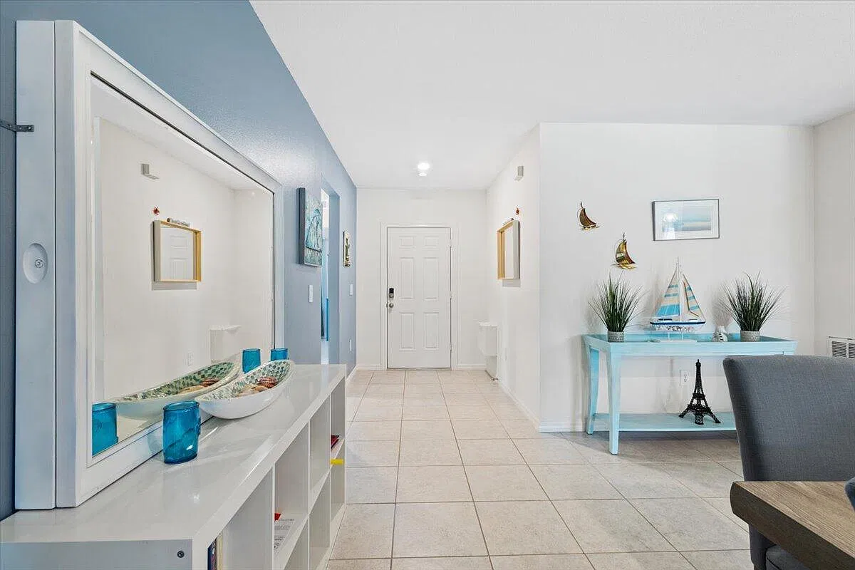 4 bed, 2.0 bath, 1874 sqft, $3,000 — Photo 3
