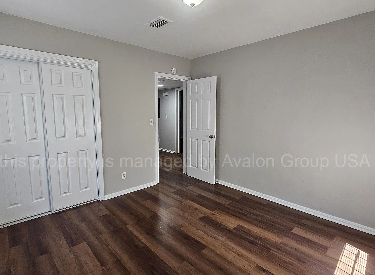 3 bed, 1359 sqft, $1,295 — Photo 2