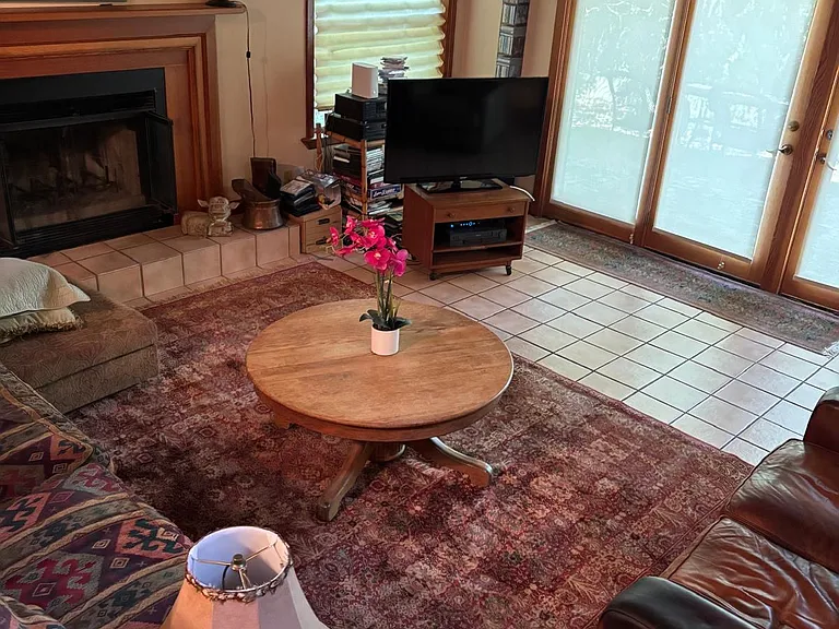 1827 Stanford Rd — Photo 6