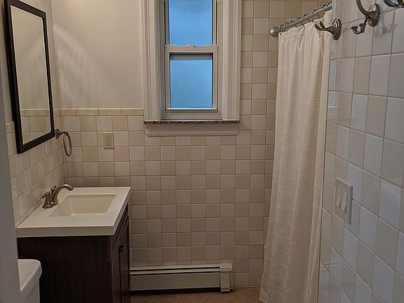 5th image of 5 Chester Pl #2A