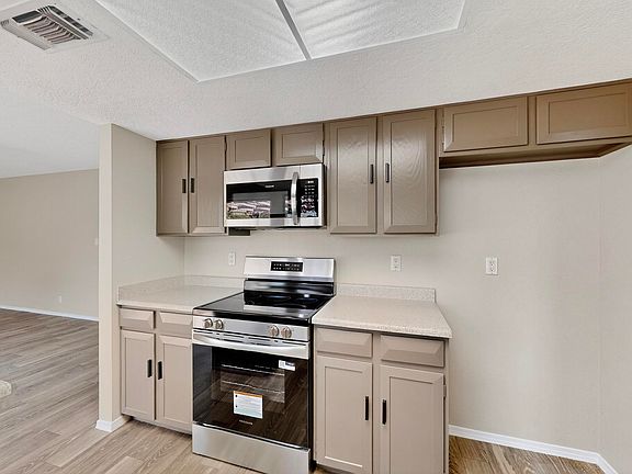 5th image of 7104 Orphelia Ave NE
