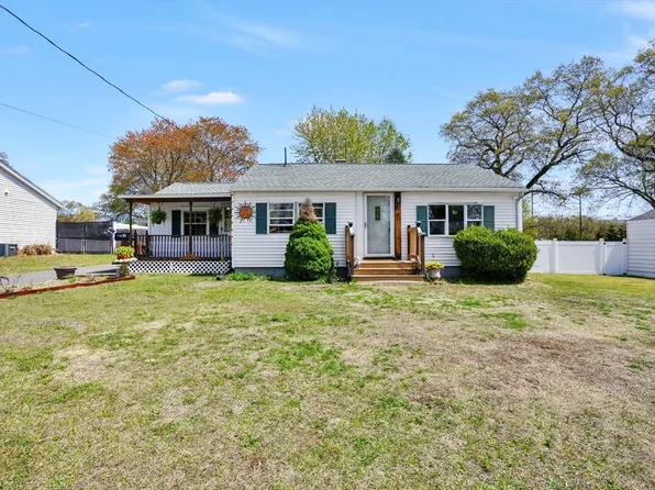 57 Bourbeau St, Chicopee, MA 01020