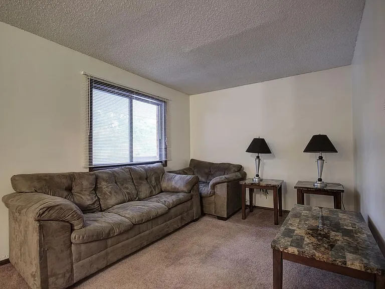 1105 W Main St — Photo 12