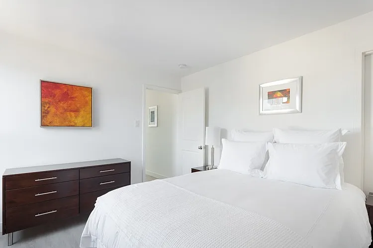 Crystal Tower Apartments — Photo 8