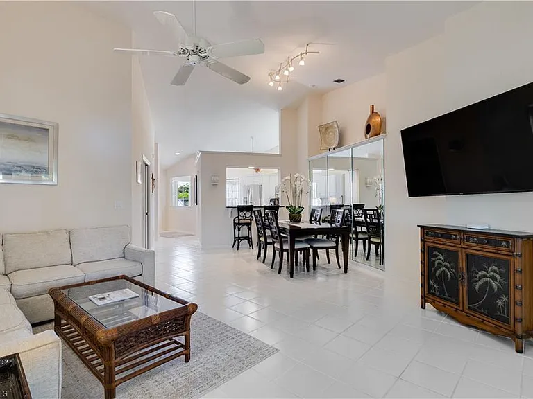 8420 Excalibur Cir #R12 — Photo 12