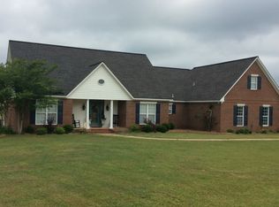 394 Lakeview Dr, Union, MS 39365