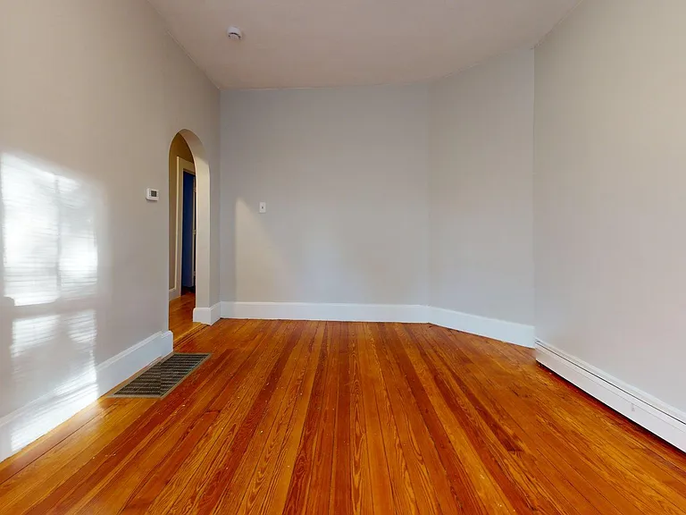 677 Bennington St #1 — Photo 4