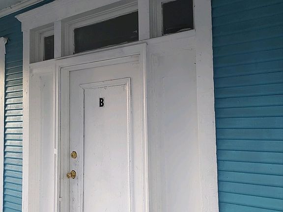 2nd image of 849 Marshall Ave SW #B