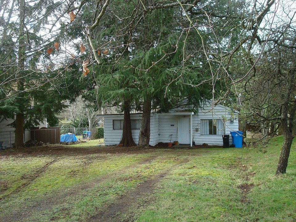 Nice large level lot