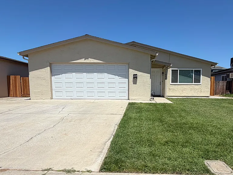 853 Rancho Way — Photo 1